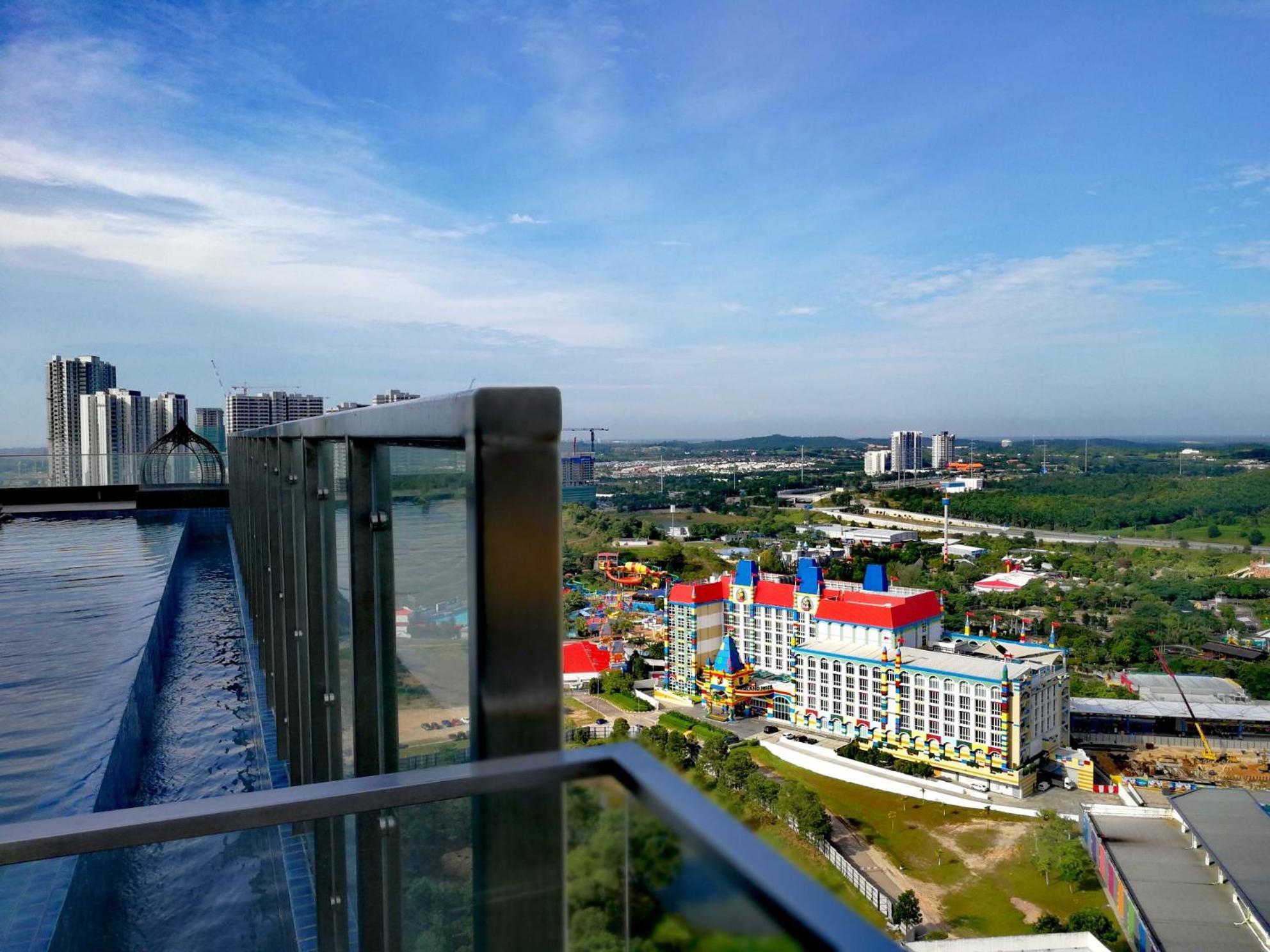 Hostahome Suites At Afiniti Residence Walk To Legoland Nusajaya  Kültér fotó