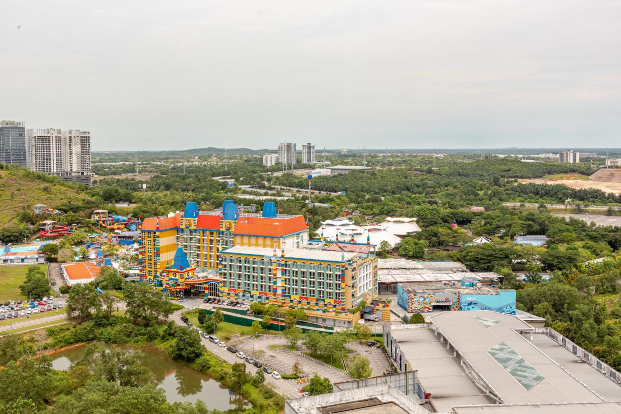 Hostahome Suites At Afiniti Residence Walk To Legoland Nusajaya  Kültér fotó